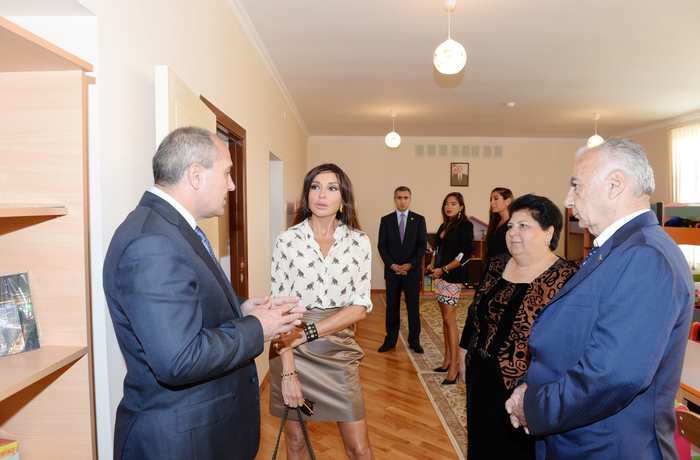 Mehriban Əliyeva Bakıda internat məktəblərinin məzunu olan gənclər üçün yaşayış binasının və uşaq bağçalarının açılışında iştirak edib (FOTO) (ƏLAVƏ OLUNUB)