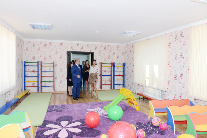 Mehriban Əliyeva Bakıda internat məktəblərinin məzunu olan gənclər üçün yaşayış binasının və uşaq bağçalarının açılışında iştirak edib (FOTO) (ƏLAVƏ OLUNUB)