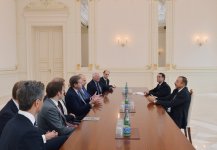 İlham Əliyev Böyük Britaniya Baş nazirinin ticarət üzrə elçisi, Lordlar Palatasının üzvünün başçılıq etdiyi nümayəndə heyətini qəbul edib