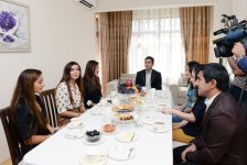 Mehriban Əliyeva Bakıda internat məktəblərinin məzunu olan gənclər üçün yaşayış binasının və uşaq bağçalarının açılışında iştirak edib (FOTO) (ƏLAVƏ OLUNUB)