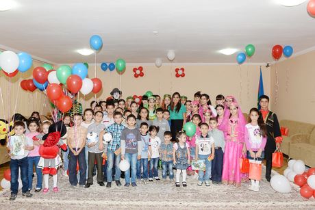 Heydər Əliyev Fondunun vitse-prezidenti Leyla Əliyeva Bakıdakı bir sıra uşaq evlərində olub (FOTO)