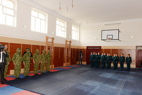 Heydər Əliyev Fondunun vitse-prezidenti Leyla Əliyeva Dövlət Sərhəd Xidmətinin xüsusi məktəbi ilə tanış olub (FOTO)