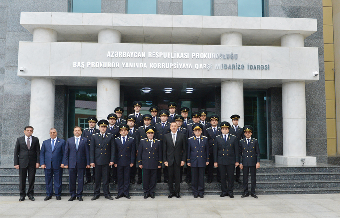 Prezident İlham Əliyev: Biz korrupsiya bəlasını Azərbaycandan tamamilə götürəcəyik və cəmiyyət bu yaralardan sağalacaq (FOTO)