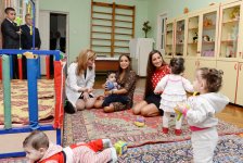 Leyla Əliyeva və Arzu Əliyeva Bakıda internat məktəbi, körpələr və uşaq evlərində olub (FOTO)