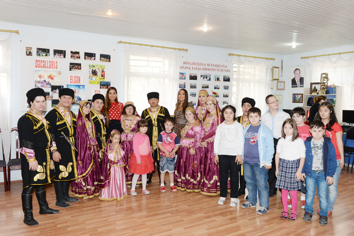Leyla Əliyeva və Arzu Əliyeva Bakıda internat məktəbi, körpələr və uşaq evlərində olub (FOTO)