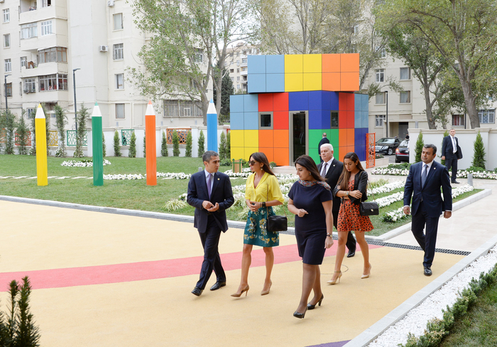 Mehriban Əliyeva Xətai rayonunda akademik Zərifə Əliyeva adına uşaq bağçası üçün tikilmiş yeni binanın açılışında iştirak edib (FOTO)