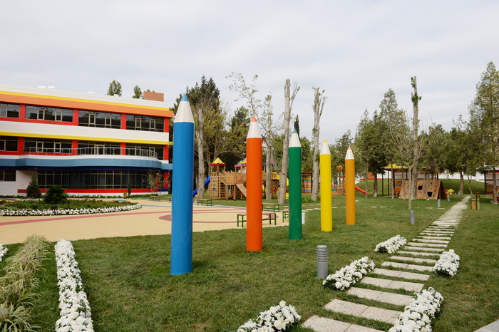 Mehriban Əliyeva Xətai rayonunda akademik Zərifə Əliyeva adına uşaq bağçası üçün tikilmiş yeni binanın açılışında iştirak edib (FOTO)