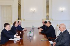 İlham Əliyev Avropa Parlamentinin Azərbaycanda prezident seçkiləri üzrə müşahidə missiyasının rəhbərinin başçılıq etdiyi nümayəndə heyətini qəbul edib