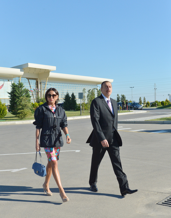 Prezident İlham Əliyev və xanımı “Azərbaycan 10 ildə. Sosial-iqtisadi inkişaf: dövlət proqramlarının icrası” sərgisi ilə tanış olublar (FOTO)