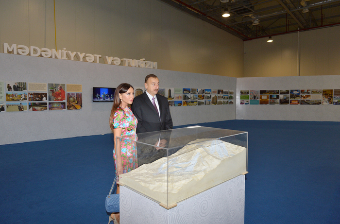 Prezident İlham Əliyev və xanımı “Azərbaycan 10 ildə. Sosial-iqtisadi inkişaf: dövlət proqramlarının icrası” sərgisi ilə tanış olublar (FOTO)