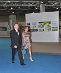 Prezident İlham Əliyev və xanımı “Azərbaycan 10 ildə. Sosial-iqtisadi inkişaf: dövlət proqramlarının icrası” sərgisi ilə tanış olublar (FOTO)