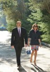 Prezident İlham Əliyev və xanımı ulu öndər Heydər Əliyevin məzarını ziyarət ediblər (FOTO)