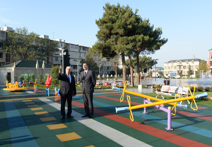 İlham Əliyev Bakıda yeni çörək zavodunun açılışında iştirak edib, yenidən qurulan parkda yaradılmış şəraitlə tanış olub (FOTO)