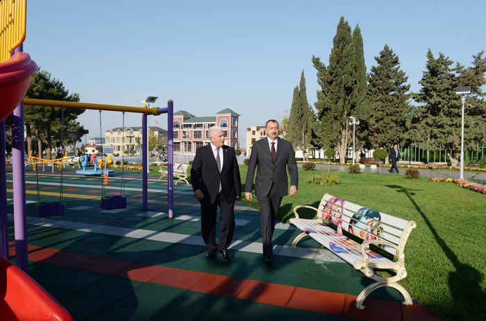 İlham Əliyev Bakıda yeni çörək zavodunun açılışında iştirak edib, yenidən qurulan parkda yaradılmış şəraitlə tanış olub (FOTO)