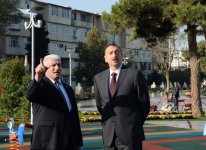 İlham Əliyev Bakıda yeni çörək zavodunun açılışında iştirak edib, yenidən qurulan parkda yaradılmış şəraitlə tanış olub (FOTO)
