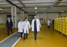 İlham Əliyev Bakıda yeni çörək zavodunun açılışında iştirak edib, yenidən qurulan parkda yaradılmış şəraitlə tanış olub (FOTO)
