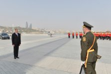 Prezident İlham Əliyev və ailə üzvləri Dövlət Bayrağı Meydanında olublar (FOTO)