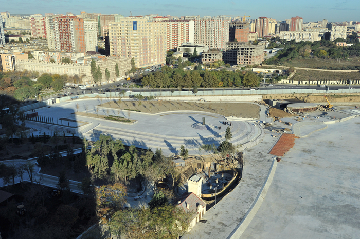 Prezident İlham Əliyev və xanımı yeni salınan Dədə Qorqud parkında görülən işlərlə tanış olublar (FOTO)