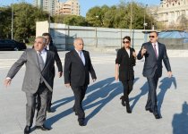 Prezident İlham Əliyev və xanımı yeni salınan Dədə Qorqud parkında görülən işlərlə tanış olublar (FOTO)