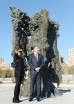 Prezident İlham Əliyev və xanımı yeni salınan Dədə Qorqud parkında görülən işlərlə tanış olublar (FOTO)