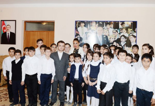 Leyla Əliyeva Sabunçu və Abşeron rayonlarında fəaliyyət göstərən internat evlərində olub (FOTO)