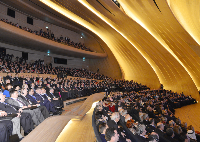 Prezident İlham Əliyev: Bakı beynəlxalq əməkdaşlığın mərkəzlərindən birinə çevrilib (ƏLAVƏ OLUNUB-2) (FOTO)