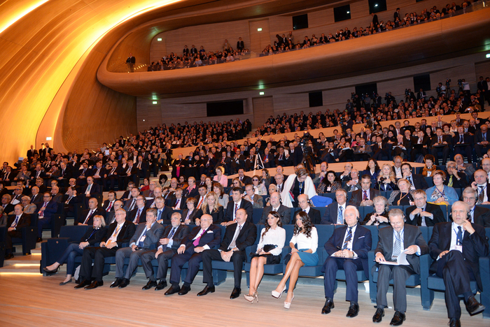 Prezident İlham Əliyev: Bakı beynəlxalq əməkdaşlığın mərkəzlərindən birinə çevrilib (ƏLAVƏ OLUNUB-2) (FOTO)