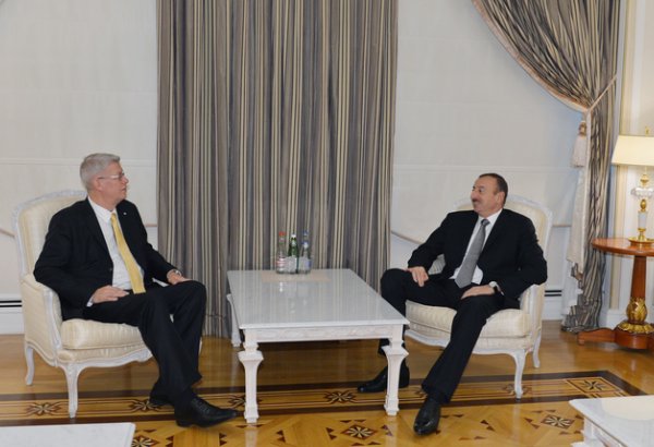 İlham Əliyev Latviyanın keçmiş Prezidenti Valdis Zatlersi qəbul edib