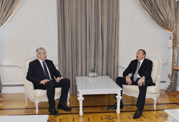 İlham Əliyev Serbiyanın keçmiş Prezidenti Boris Tadiçi qəbul edib