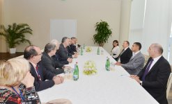 Prezident İlham Əliyev və xanımı Fransa parlamentinin nümayəndə heyəti ilə görüşüblər (FOTO)