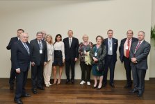 Prezident İlham Əliyev və xanımı Fransa parlamentinin nümayəndə heyəti ilə görüşüblər (FOTO)