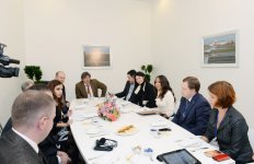 Leyla Əliyeva Rusiyanın bir sıra nüfuzlu kütləvi informasiya vasitələrinin rəhbərləri və nümayəndələri ilə görüşüb (FOTO)