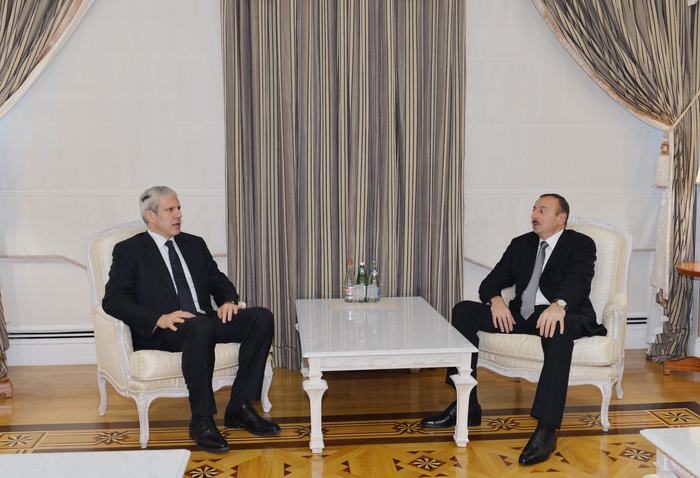 İlham Əliyev Serbiyanın keçmiş Prezidenti Boris Tadiçi qəbul edib
