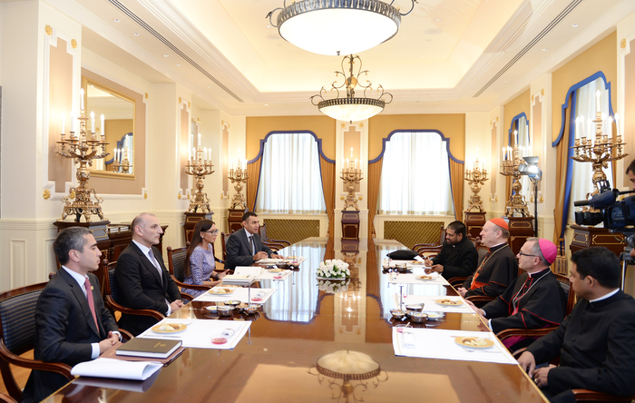 Mehriban Əliyeva Vatikan Dövlətinin mədəniyyət üzrə pontifik şurasının prezidenti kardinal Canfranko Ravazi ilə görüşüb (FOTO)