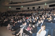 Leyla Əliyeva Heydər Əliyev Mərkəzində italyan bəstəkar Umberto Cordanonun "Sibir" operasına tamaşa edib (FOTO)