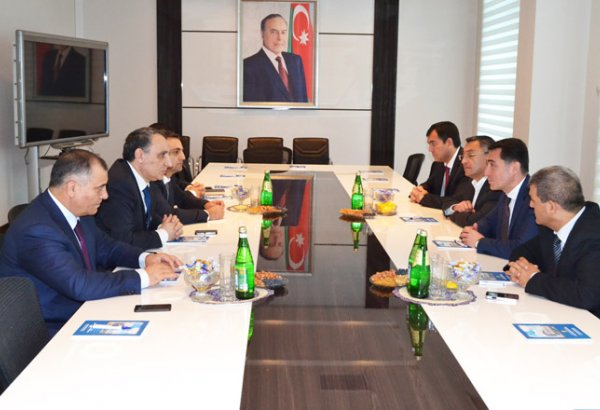 Baş prokuror yanında Korrupsiyaya qarşı mübarizə idarəsində görüş keçirilib (FOTO)