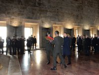Azərbaycan Prezidenti İlham Əliyev Anıtqəbiri ziyarət edib (FOTO)