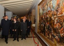 Azərbaycan Prezidenti İlham Əliyev Anıtqəbiri ziyarət edib (FOTO)