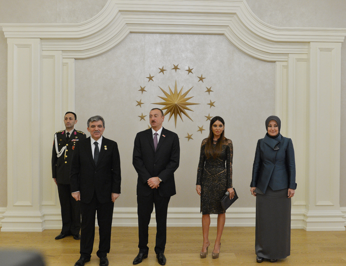 Azərbaycan Prezidenti və xanımının şərəfinə rəsmi nahar verilib (FOTO)