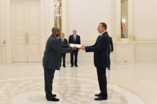 Prezident İlham Əliyev Anqolanın və Cibutinin Azərbaycanda yeni təyin olunmuş səfirlərinin etimadnaməsini qəbul edib