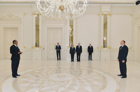 Prezident İlham Əliyev Anqolanın və Cibutinin Azərbaycanda yeni təyin olunmuş səfirlərinin etimadnaməsini qəbul edib
