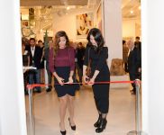 Leyla Əliyeva rəssam Lalla Essaydinin “Zaman və gözəllikdən kənar” adlı sərgisinin açılışında iştirak edib (FOTO)