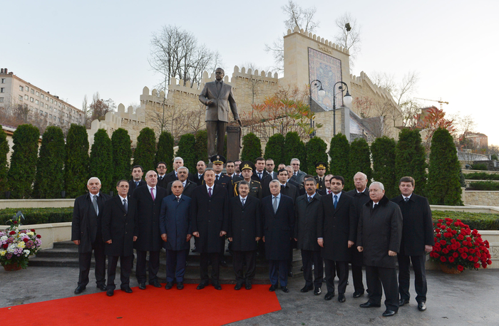 Prezident İlham Əliyev Kiyevdəki Heydər Əliyev parkında görülən işlərlə tanış olub (FOTO)