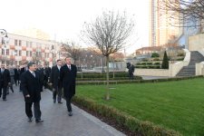 Prezident İlham Əliyev Kiyevdəki Heydər Əliyev parkında görülən işlərlə tanış olub (FOTO)