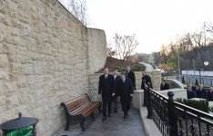 Prezident İlham Əliyev Kiyevdəki Heydər Əliyev parkında görülən işlərlə tanış olub (FOTO)