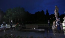 Belarus Prezidenti Aleksandr Lukaşenko Fəxri və Şəhidlər xiyabanlarını ziyarət edib (FOTO) (ƏLAVƏ OLUNUB)