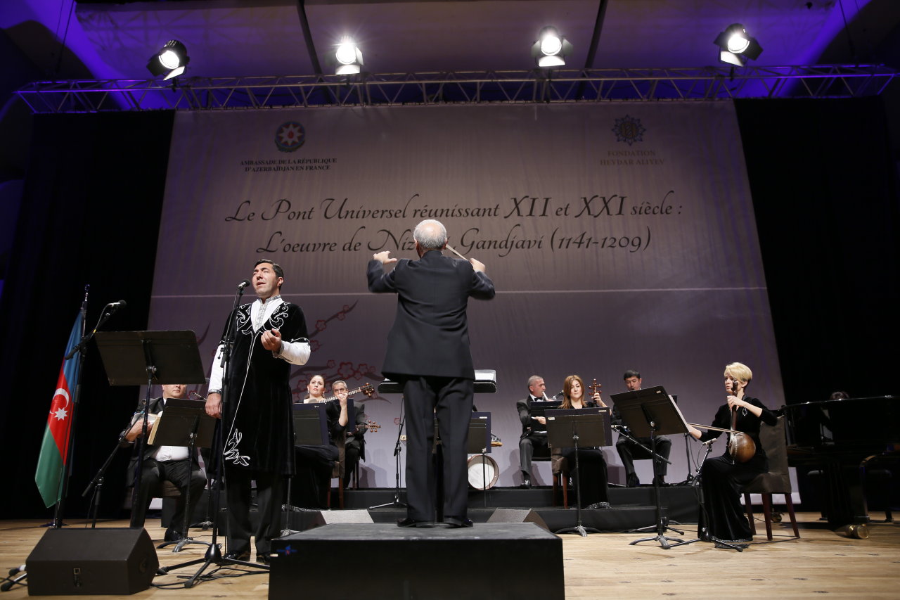 Heydər Əliyev Fondu Fransada Nizami Gəncəviyə həsr olunan növbəti sərgi və konsert təşkil edib (FOTO)