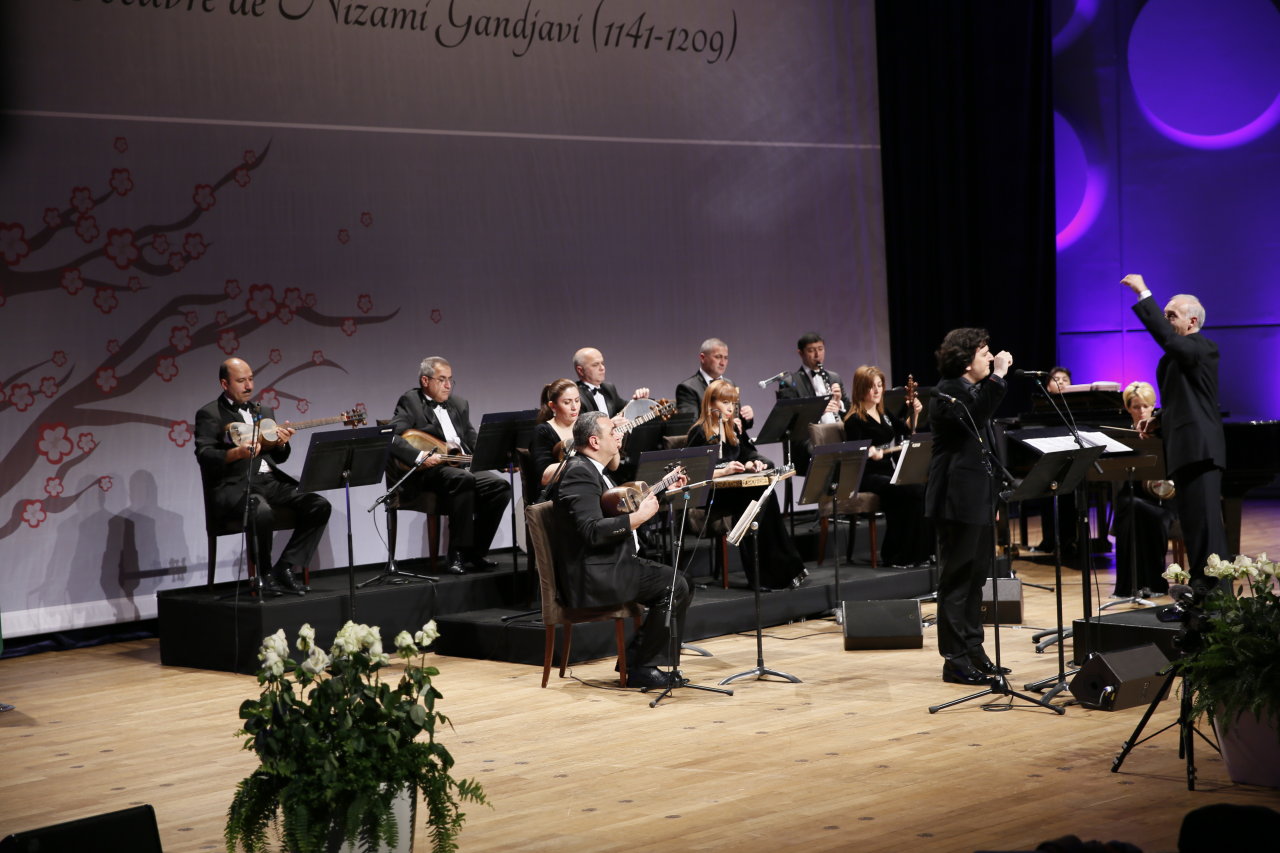 Heydər Əliyev Fondu Fransada Nizami Gəncəviyə həsr olunan növbəti sərgi və konsert təşkil edib (FOTO)