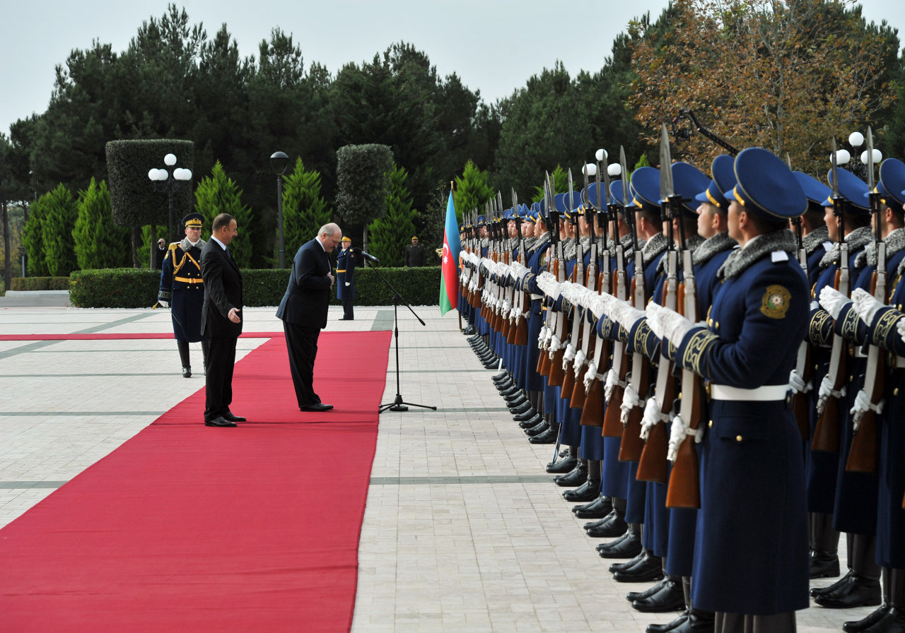 Azərbaycanda Belarus Prezidenti Aleksandr Lukaşenkonun rəsmi qarşılanma mərasimi olub (FOTO)