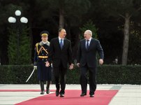 Azərbaycanda Belarus Prezidenti Aleksandr Lukaşenkonun rəsmi qarşılanma mərasimi olub (FOTO)